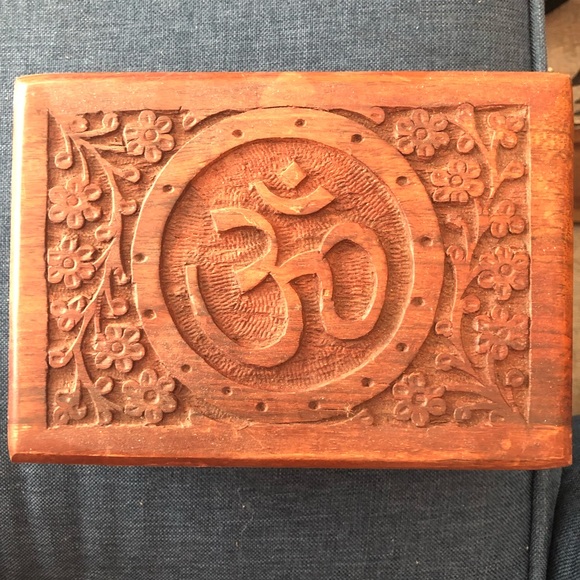 Box - Picture 1 of 1